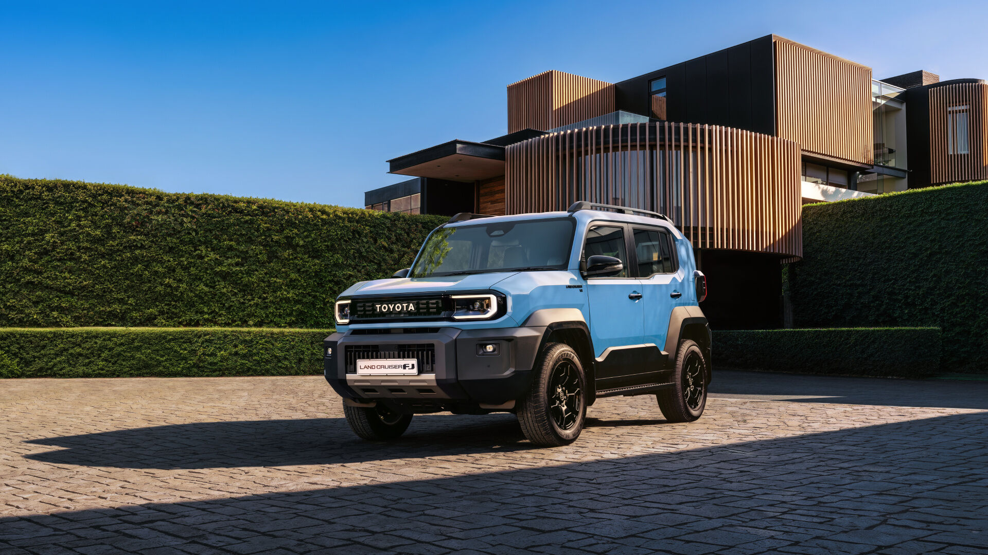Toyota Land Cruiser FJ 2.7 4x4 VX 6AT Price in South Africa 2026 ...