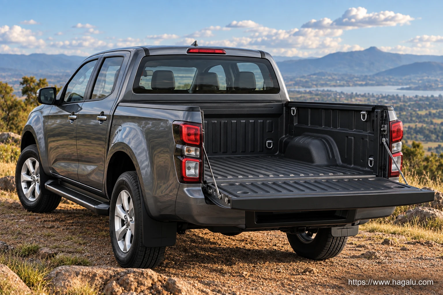 Isuzu D-Max 3.0L 4JJ3 Double Cab exterior view 5 for South African vehicle comparison