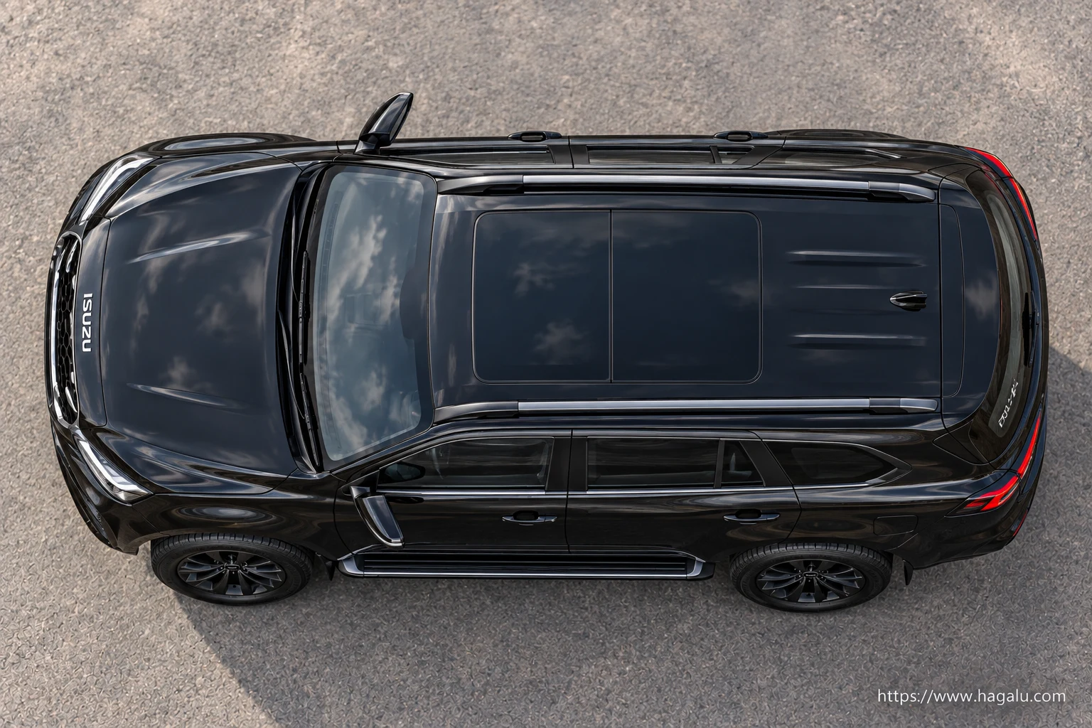 Isuzu mu-X Premium / Special Edition exterior view 4 for South African vehicle comparison