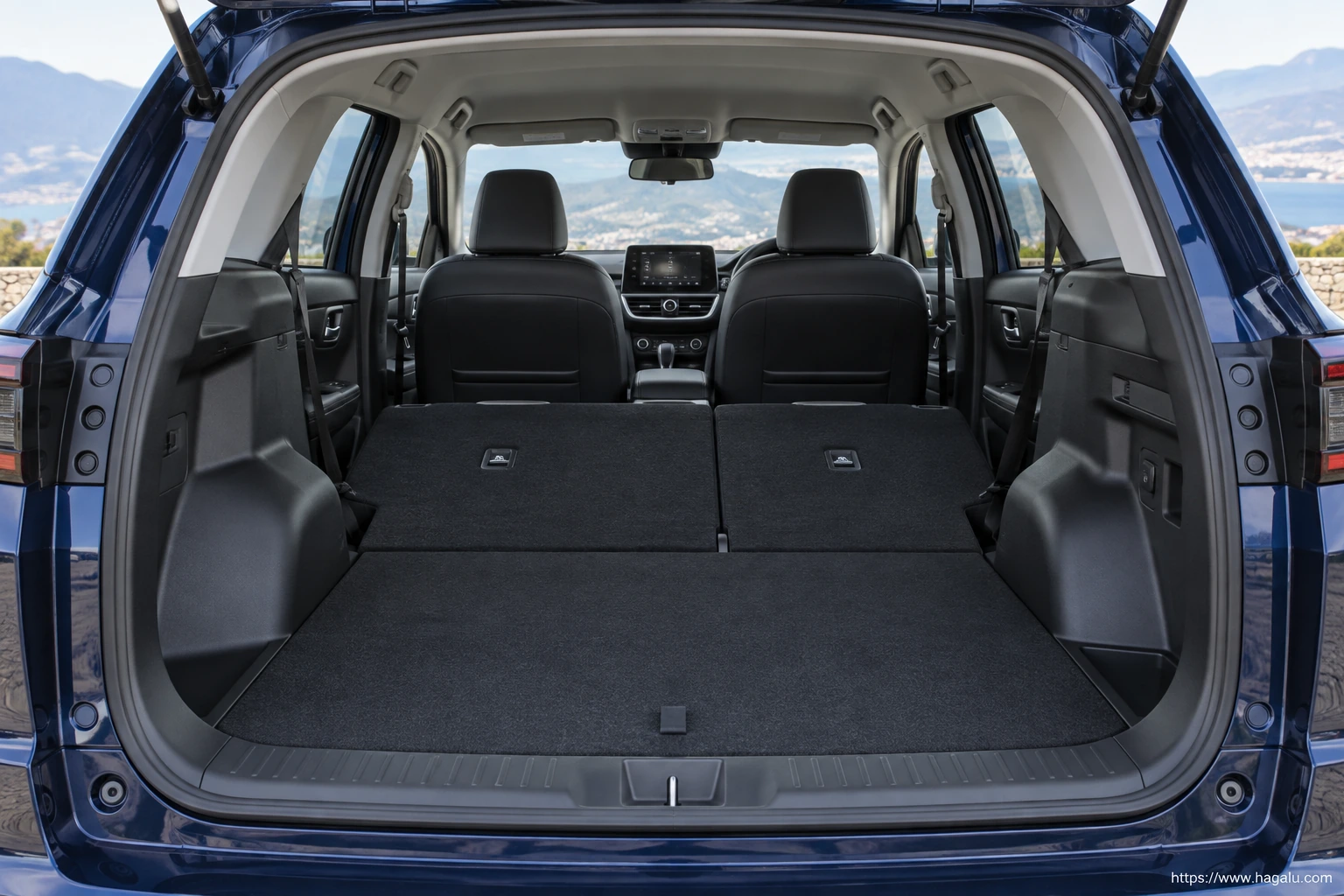 Suzuki Grand Vitara interior view 4 for South African vehicle comparison