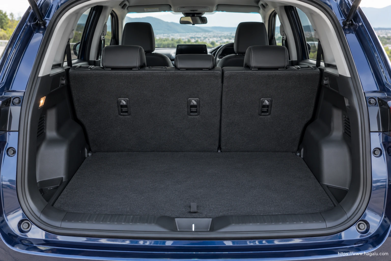 Suzuki Grand Vitara interior view 5 for South African vehicle comparison