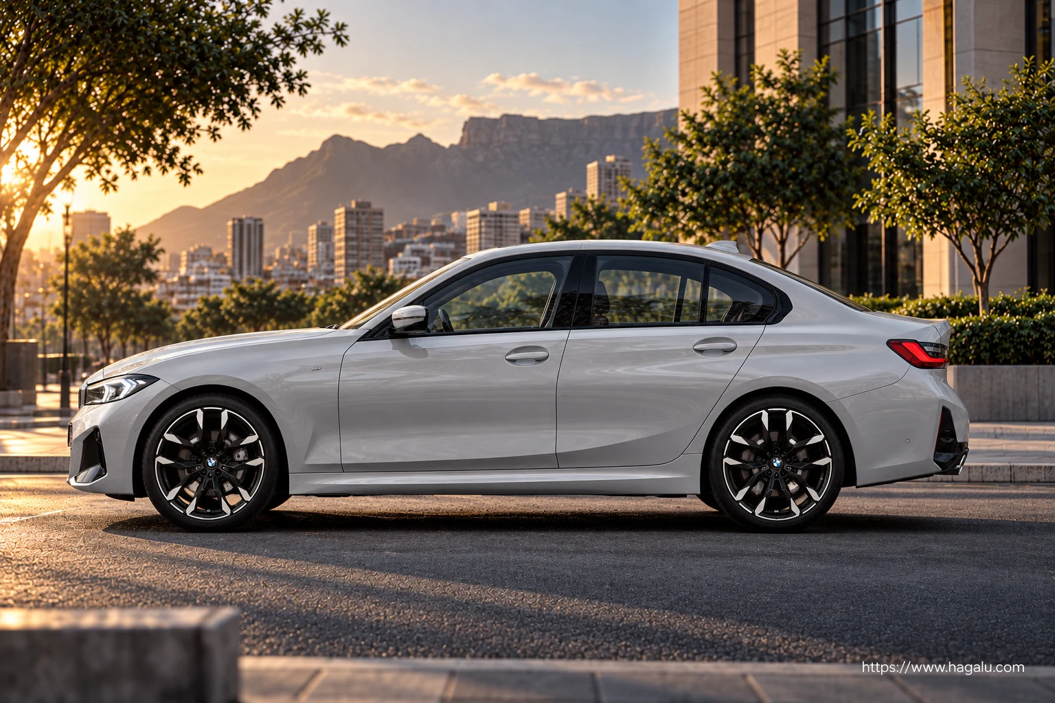BMW 3 Series exterior view 3 for South African vehicle comparison