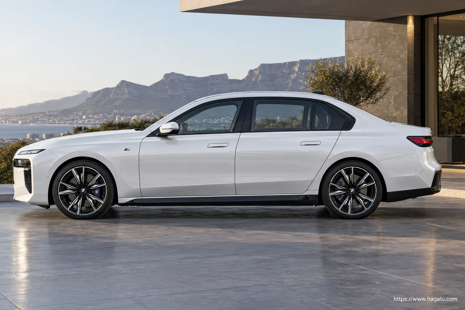 BMW 7 Series exterior view 3 for South African vehicle comparison