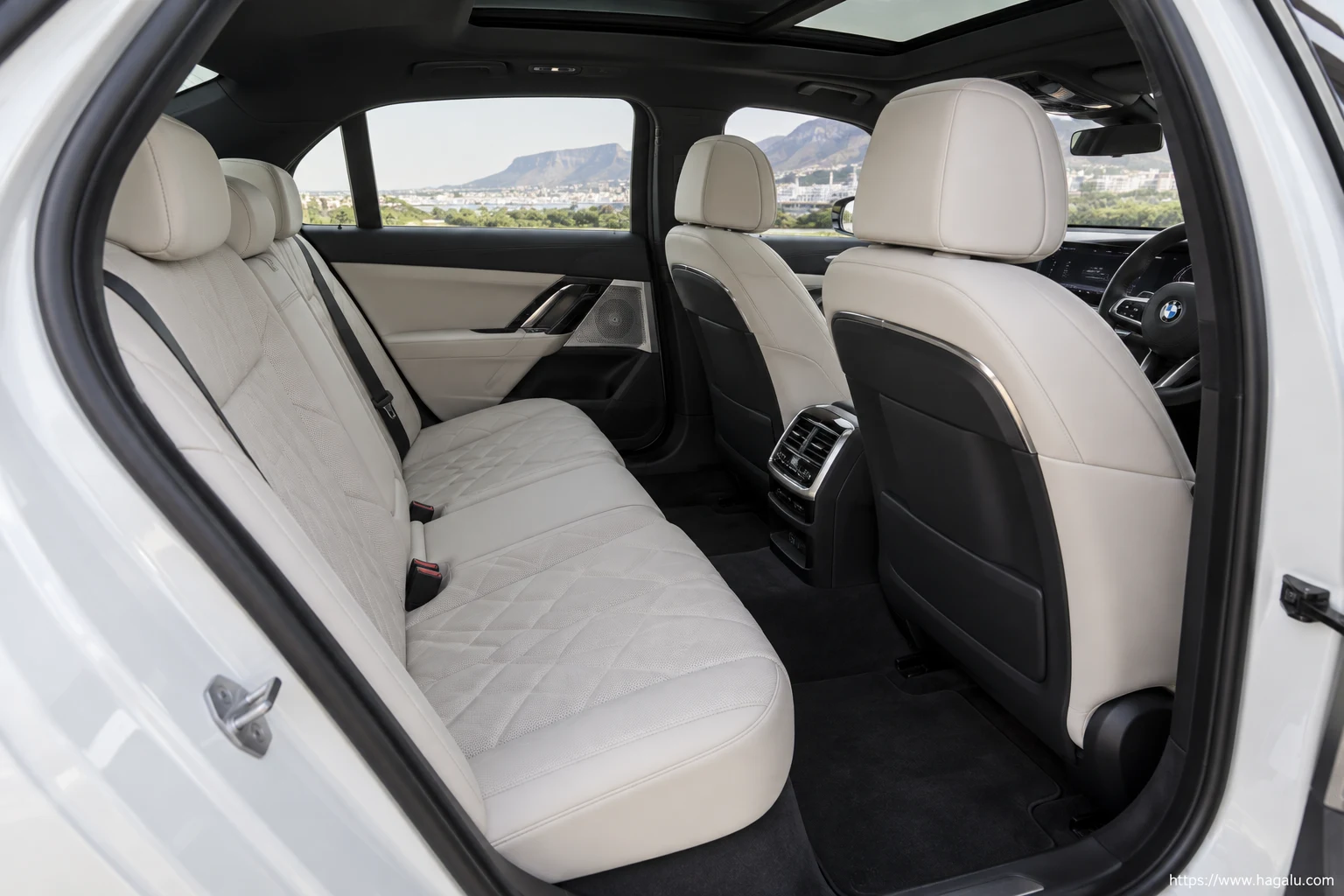 BMW 7 Series interior view 3 for South African vehicle comparison