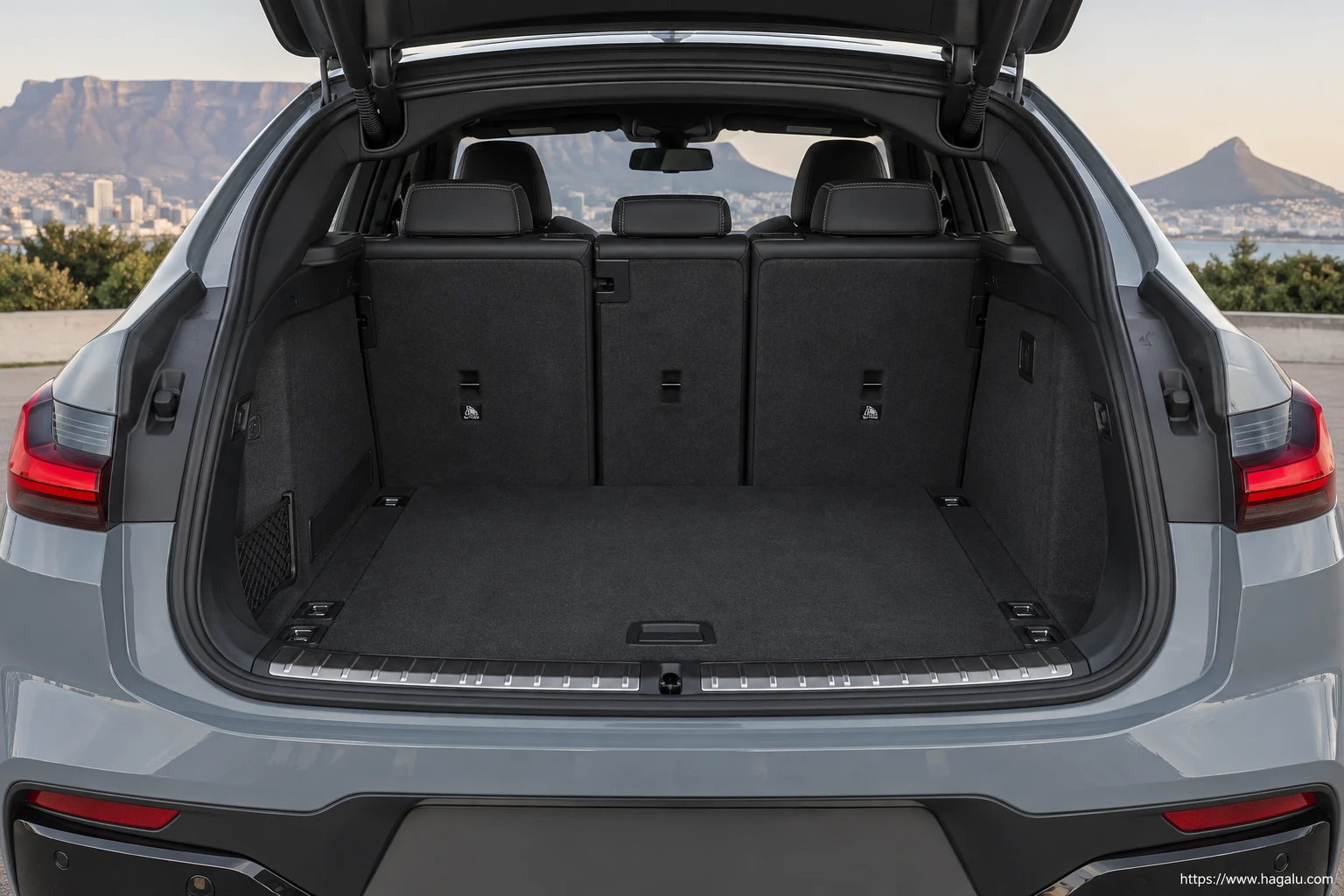 BMW X4 interior view 5 for South African vehicle comparison