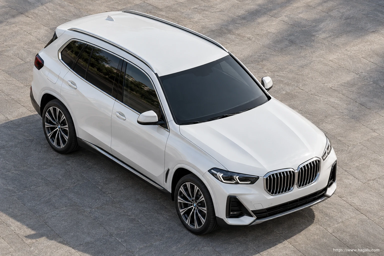 BMW X5 (G65) exterior view 4 for South African vehicle comparison