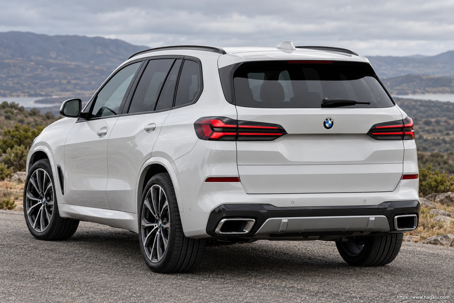 BMW X5 (G65) exterior view 5 for South African vehicle comparison