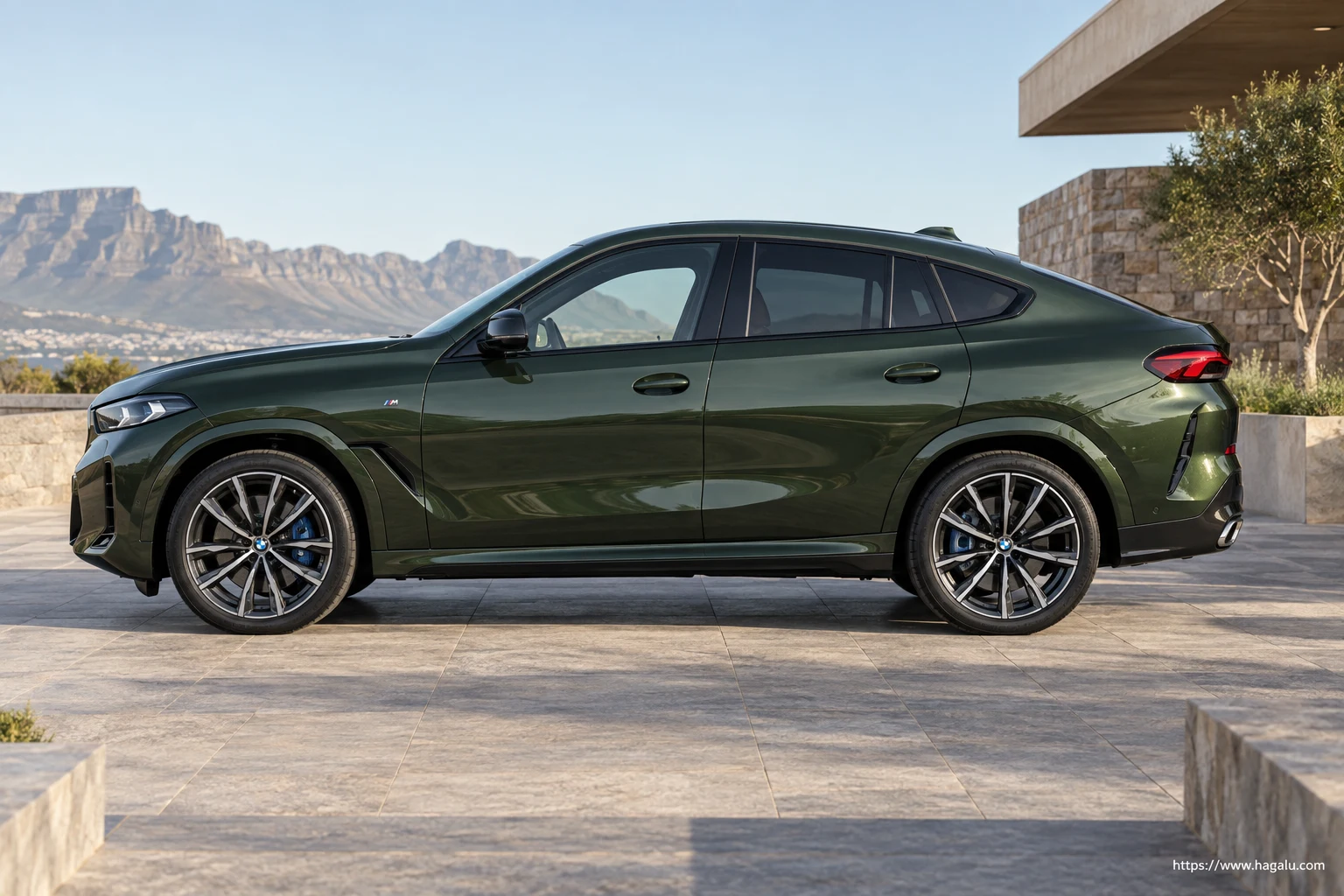 BMW X6 exterior view 3 for South African vehicle comparison