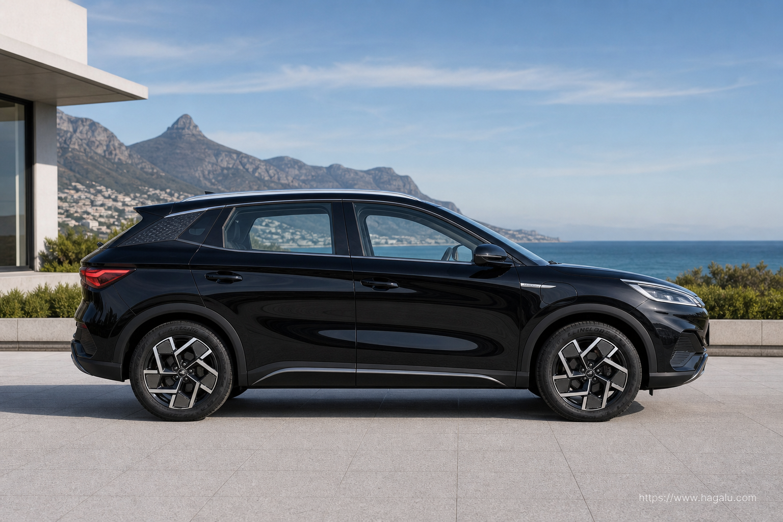 BYD ATTO 3 full side profile showing the roofline, doors and wheel design in South Africa