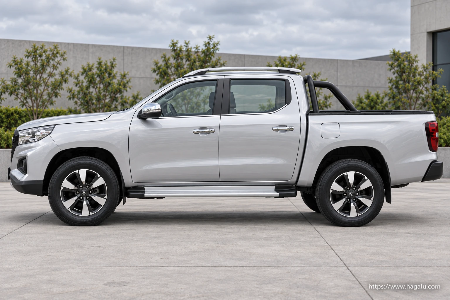 Changan Hunter Diesel exterior view 3 for South African vehicle comparison