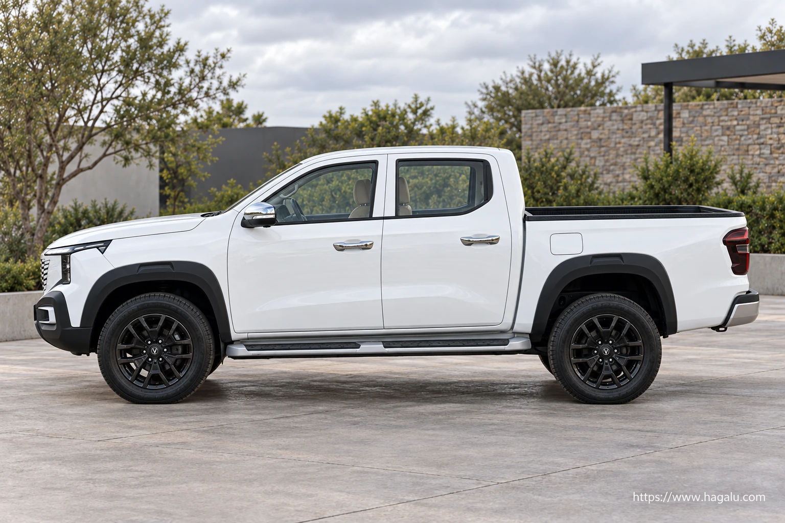 Changan Hunter K50 REEV exterior view 3 for South African vehicle comparison