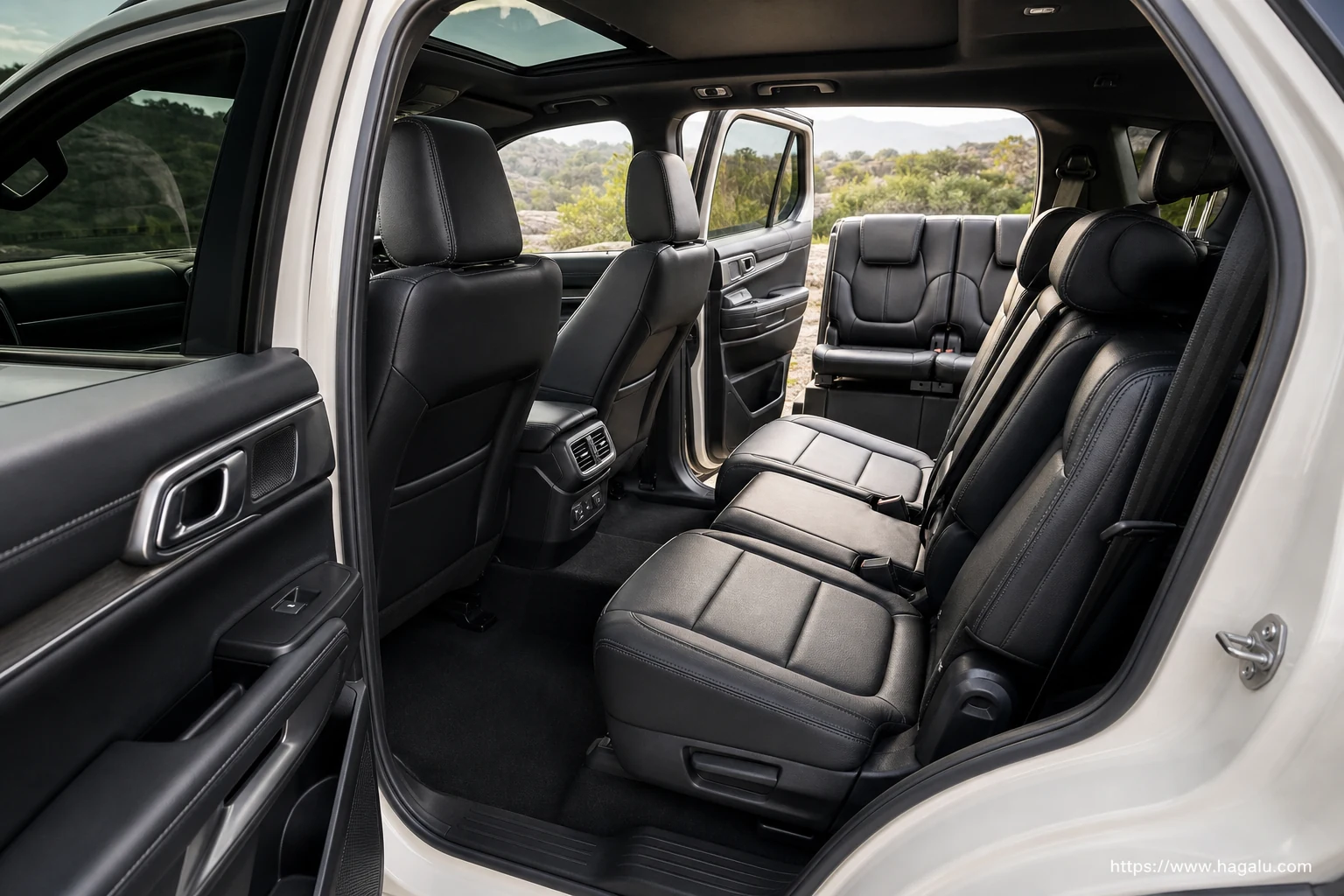 Ford Everest interior view 4 for South African vehicle comparison