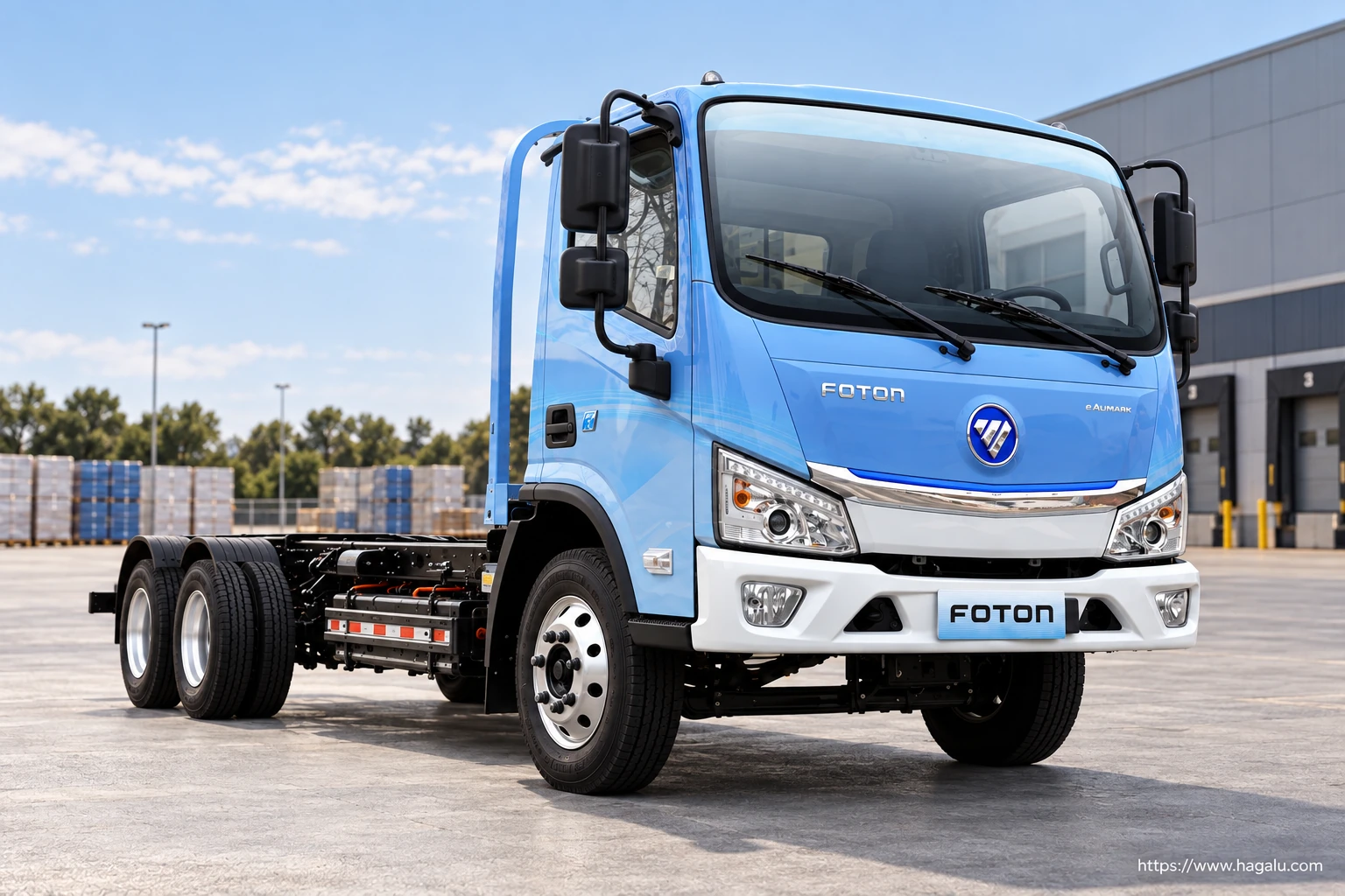 Foton eAumark exterior view 1 for South African vehicle comparison