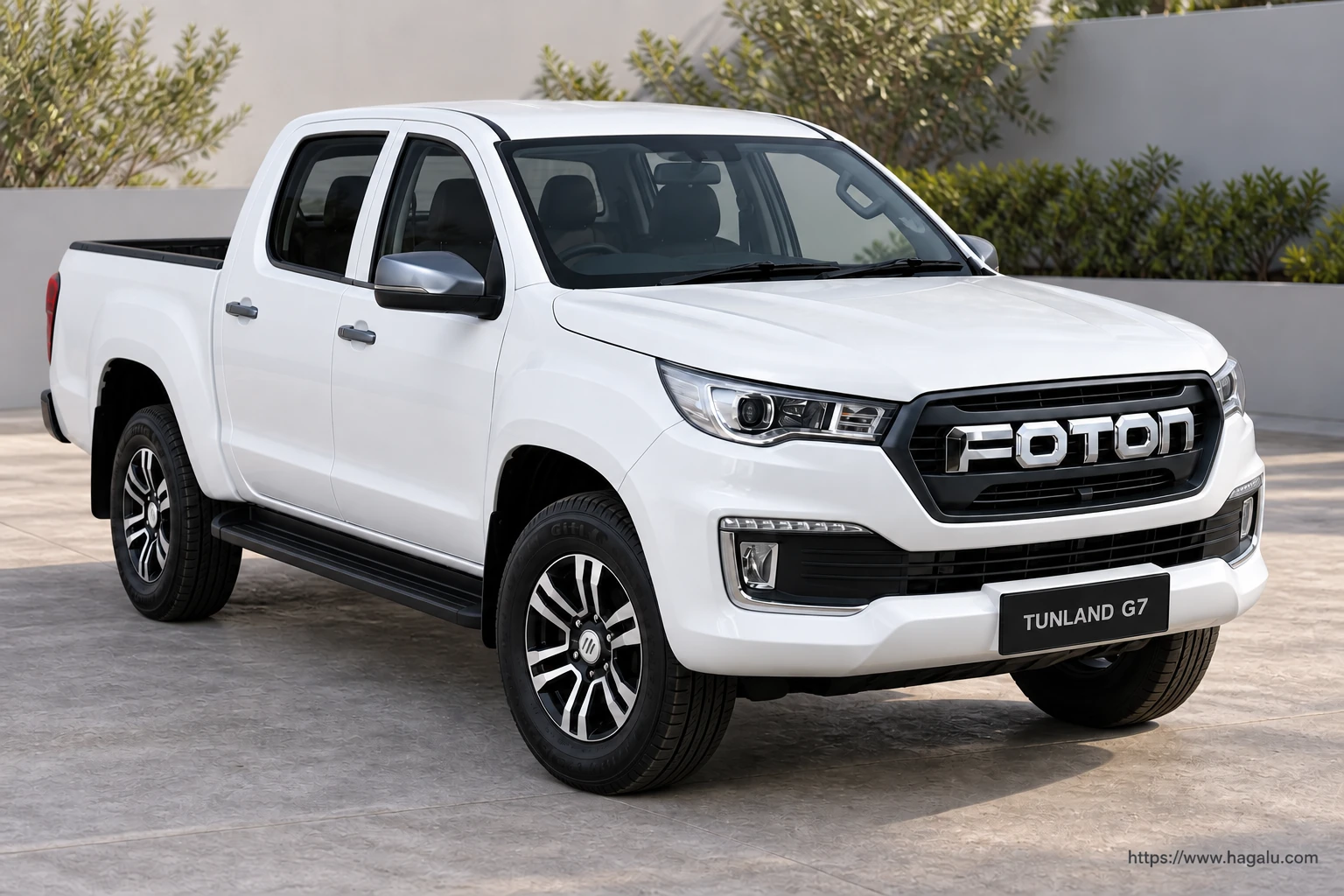 Foton Tunland G7 Double Cab exterior view 1 for South African vehicle comparison