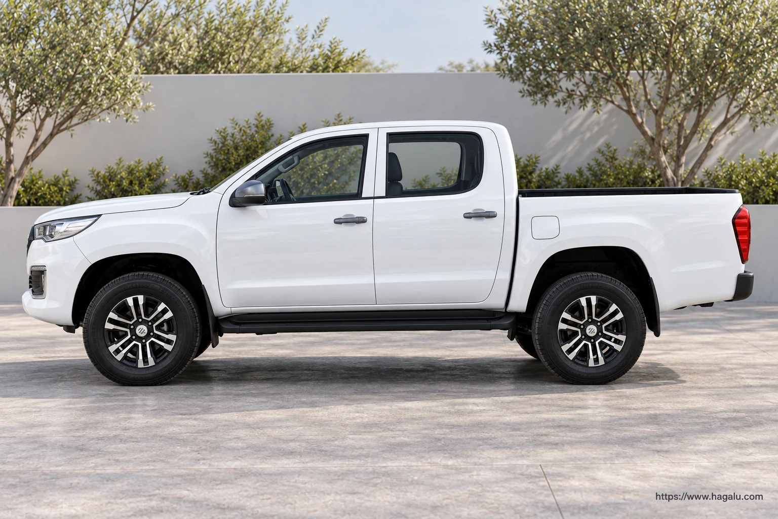 Foton Tunland G7 Double Cab exterior view 3 for South African vehicle comparison