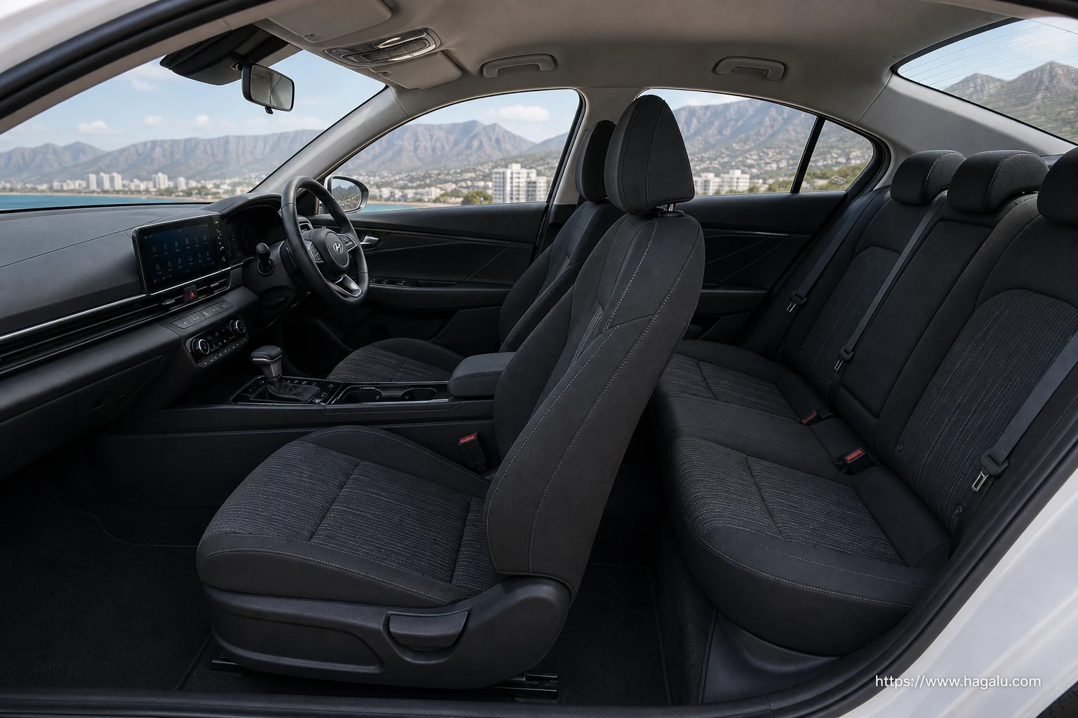Hyundai Elantra interior view 3 for South African vehicle comparison