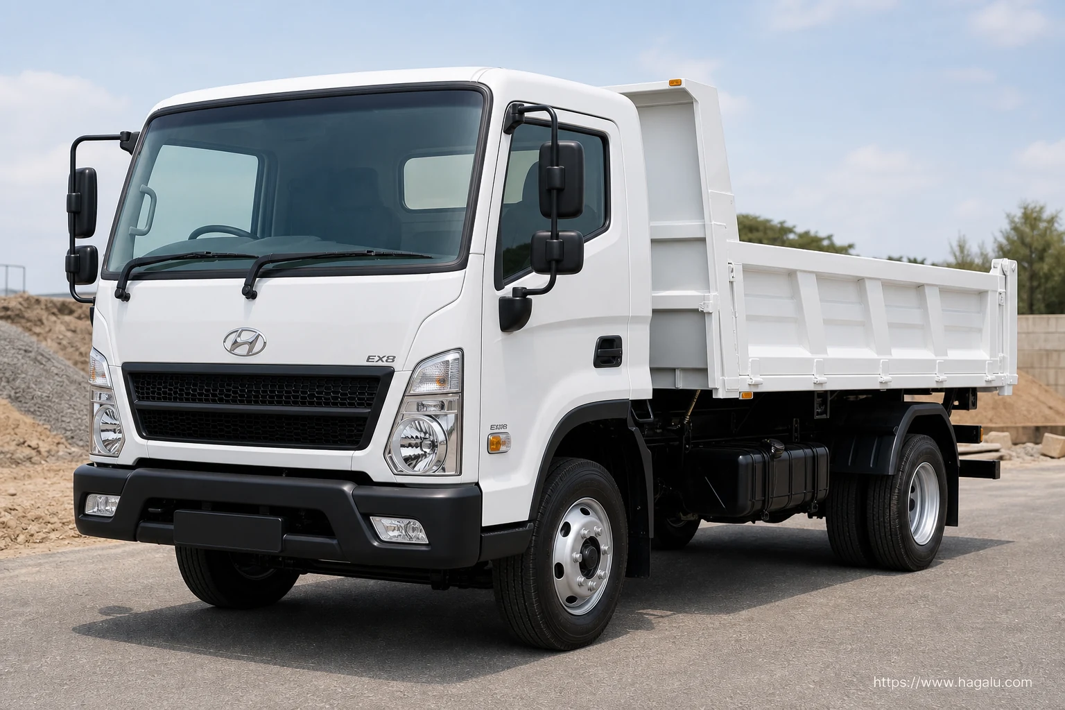 Hyundai EX-8 Tipper exterior view 1 — price and specifications in South Africa