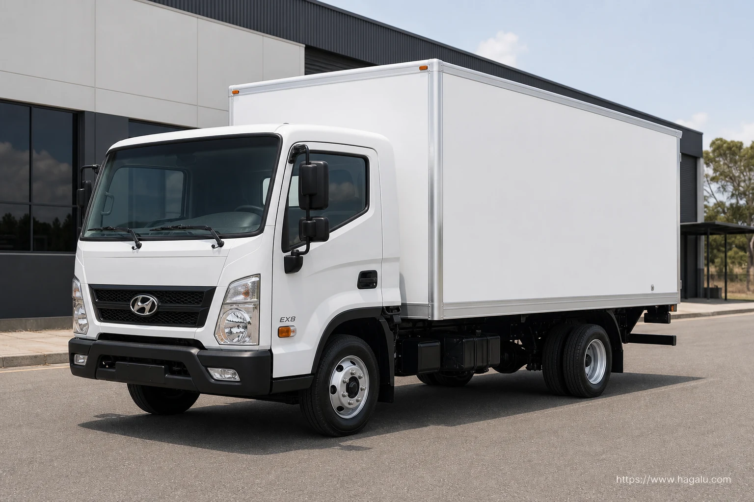 Hyundai EX-8 Van Body exterior view 1 — price and specifications in South Africa