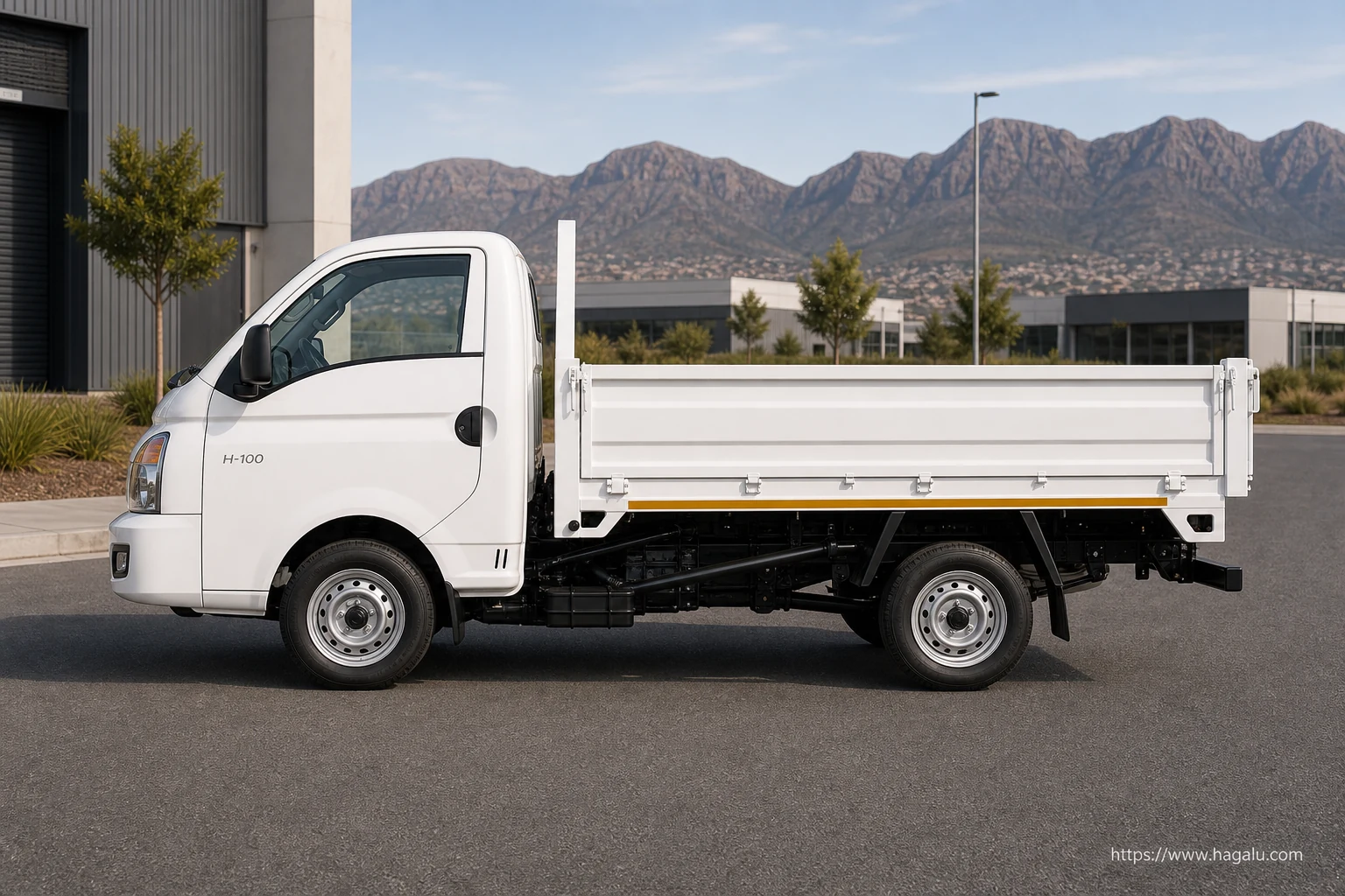 Hyundai H-100 Tipper exterior view 3 — South Africa 2026