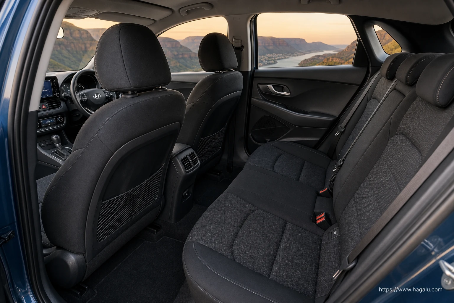 Hyundai i30 interior view 4 for South African vehicle comparison