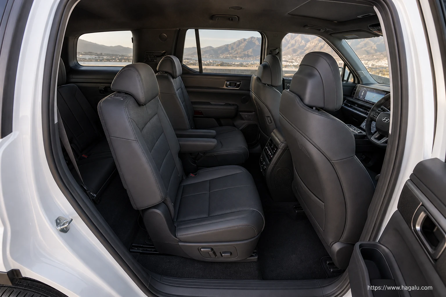 Hyundai Santa Fe Hybrid interior view 3 for South African vehicle comparison