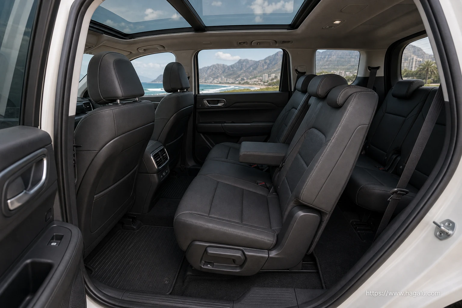 Hyundai Santa Fe interior view 4 for South African vehicle comparison