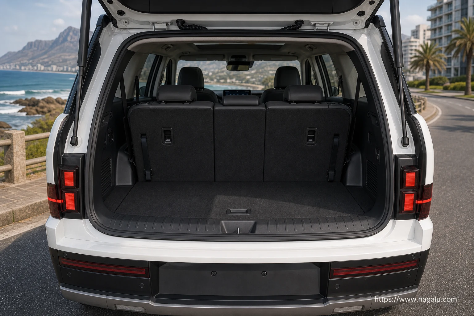 Hyundai Santa Fe interior view 5 for South African vehicle comparison