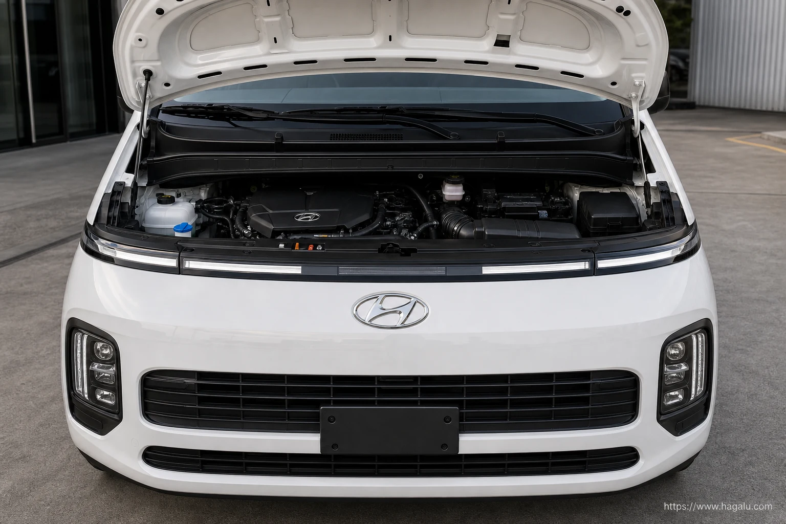 Hyundai Staria Panelvan exterior view 5 — South Africa 2026