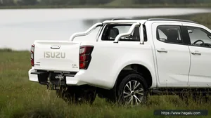 Isuzu D-Max Double Cab exterior view 2 — South Africa 2026