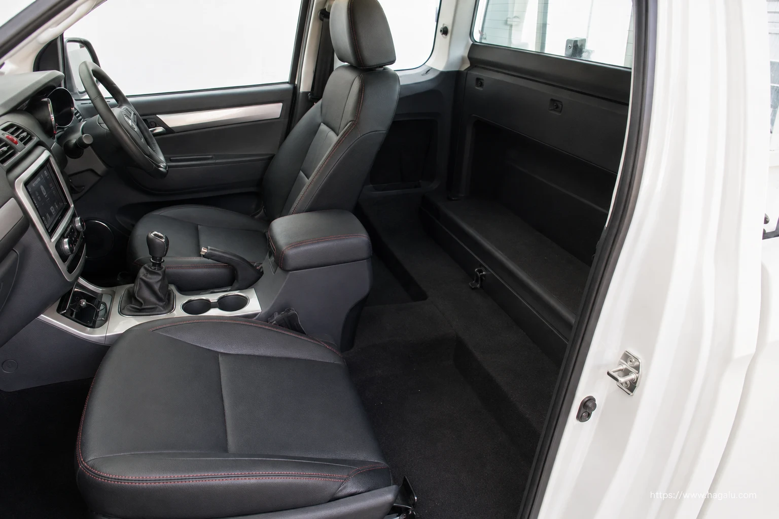 JAC T6 Single Cab interior view 4 for South African vehicle comparison