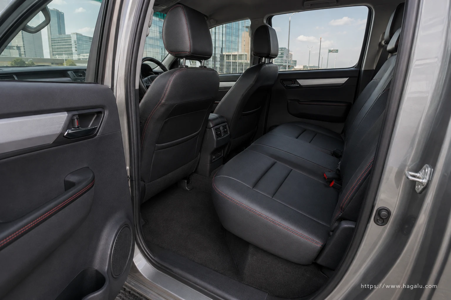 JAC T8 Double Cab interior view 4 for South African vehicle comparison