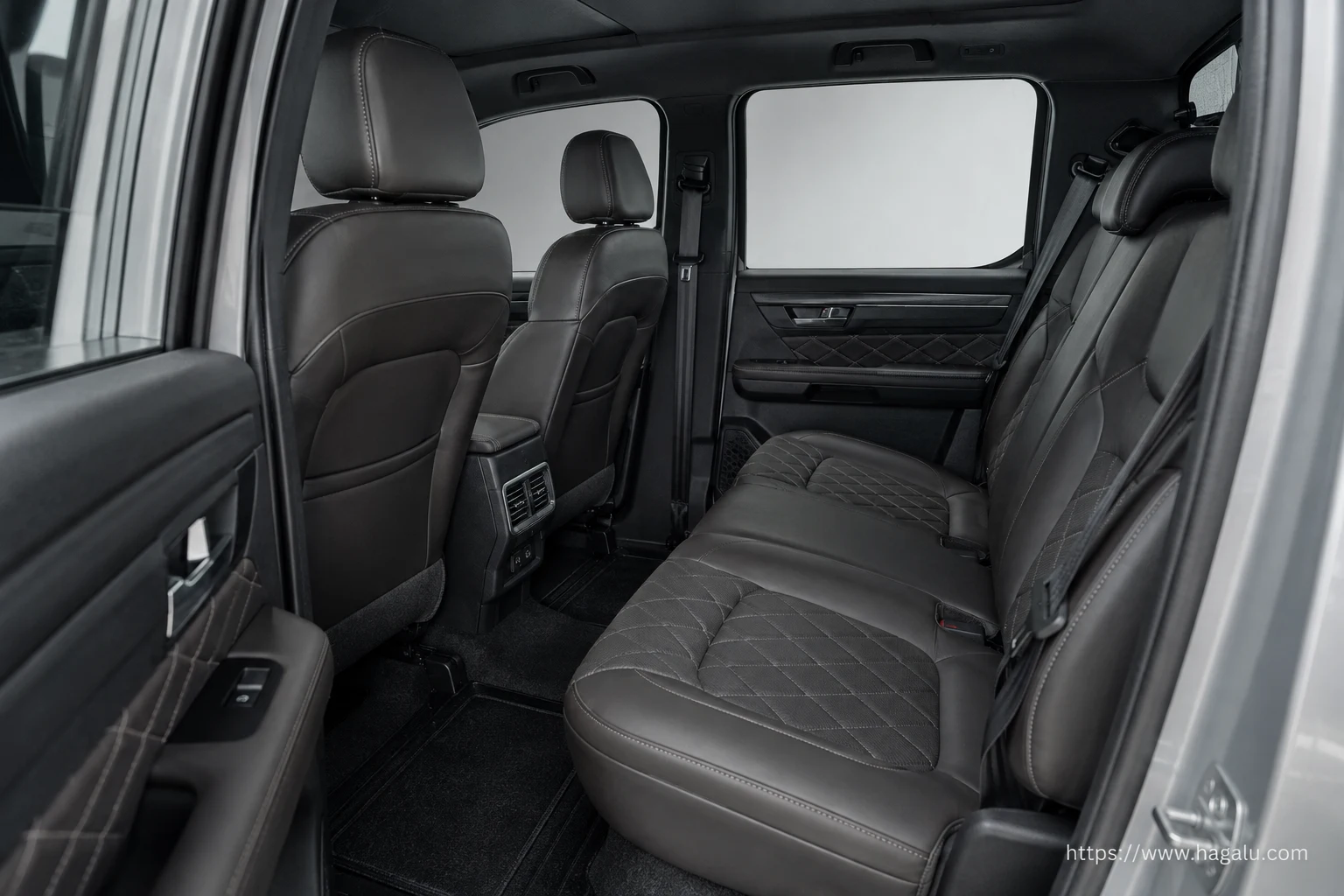JAC T9 Double Cab interior view 4 for South African vehicle comparison