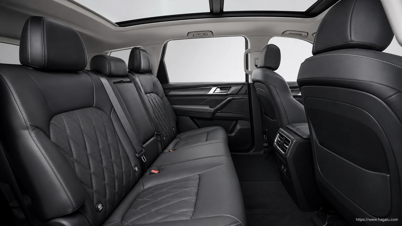 LDV D90 interior view 4 for South African vehicle comparison
