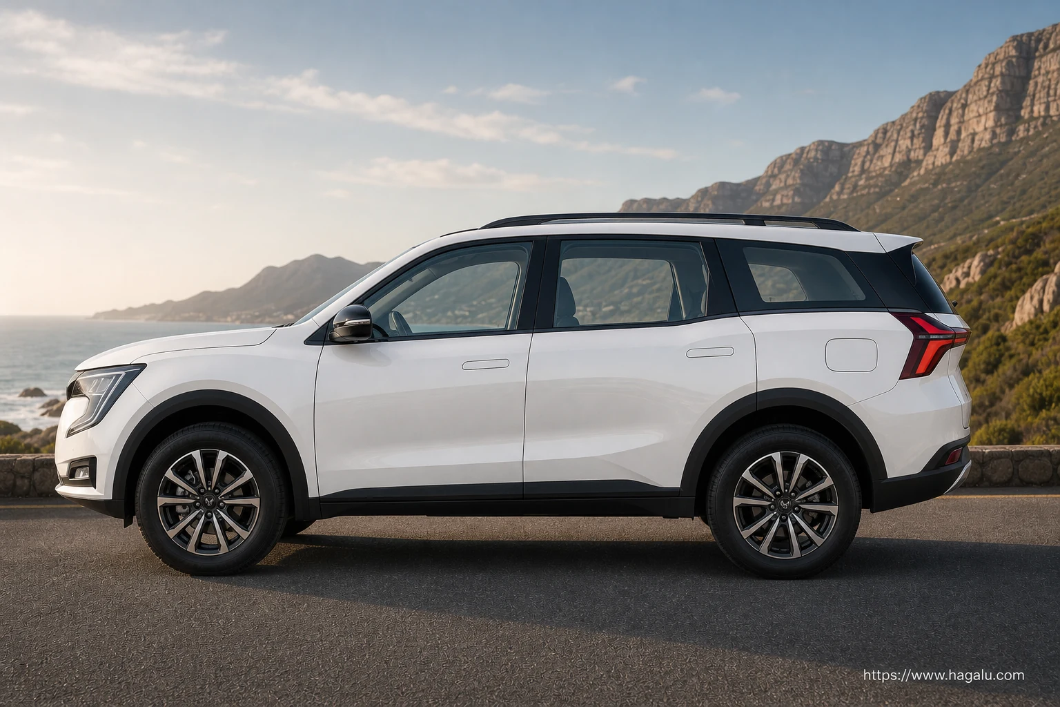 Mahindra XUV700 exterior view 3 — South Africa 2026