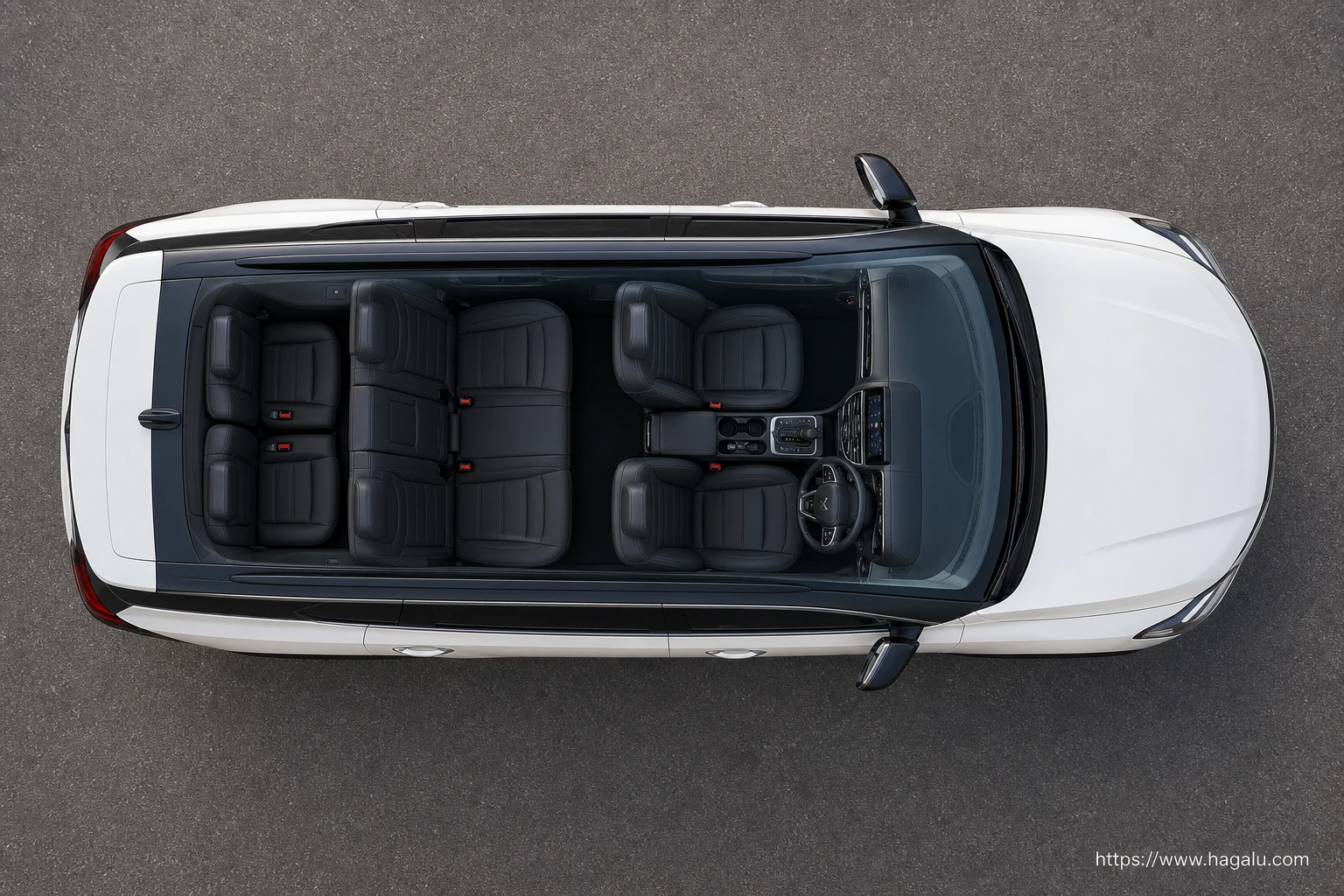 Mahindra XUV700 exterior view 4 — South Africa 2026
