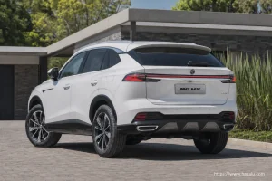 Mg HS rear three-quarter exterior showing the taillights, tailgate and rear design in South Africa