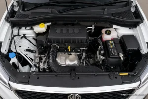 Mg ZS open bonnet and powertrain bay showing the under-bonnet layout in South Africa
