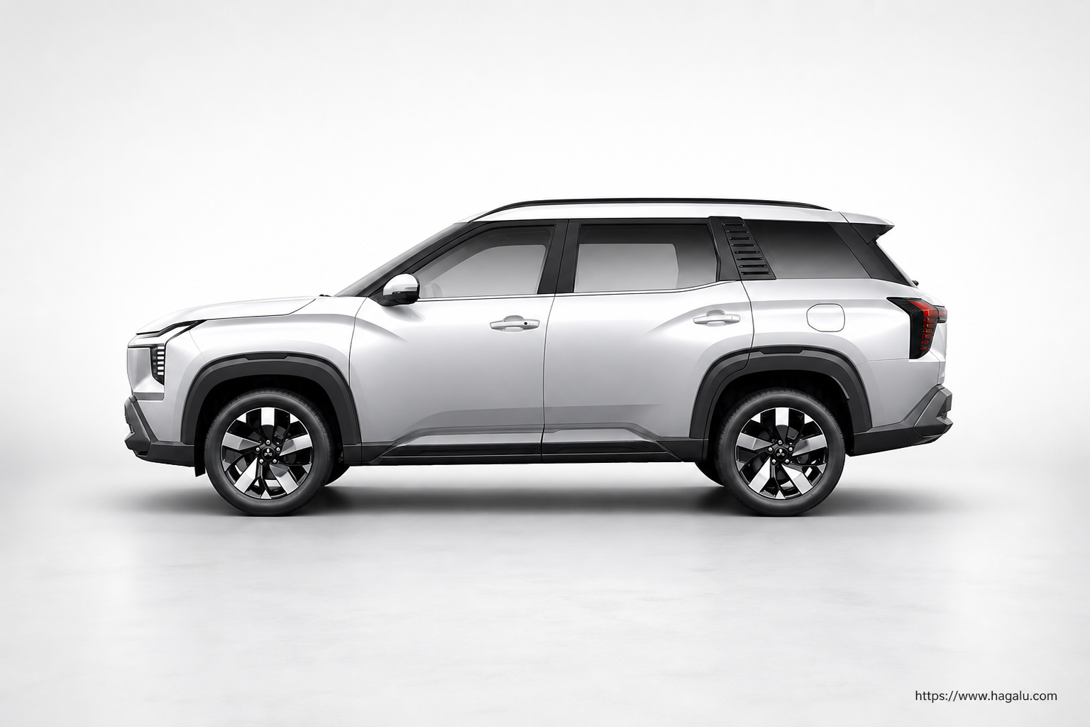 Mitsubishi Destinator full side profile showing the roofline, doors and wheel design in South Africa