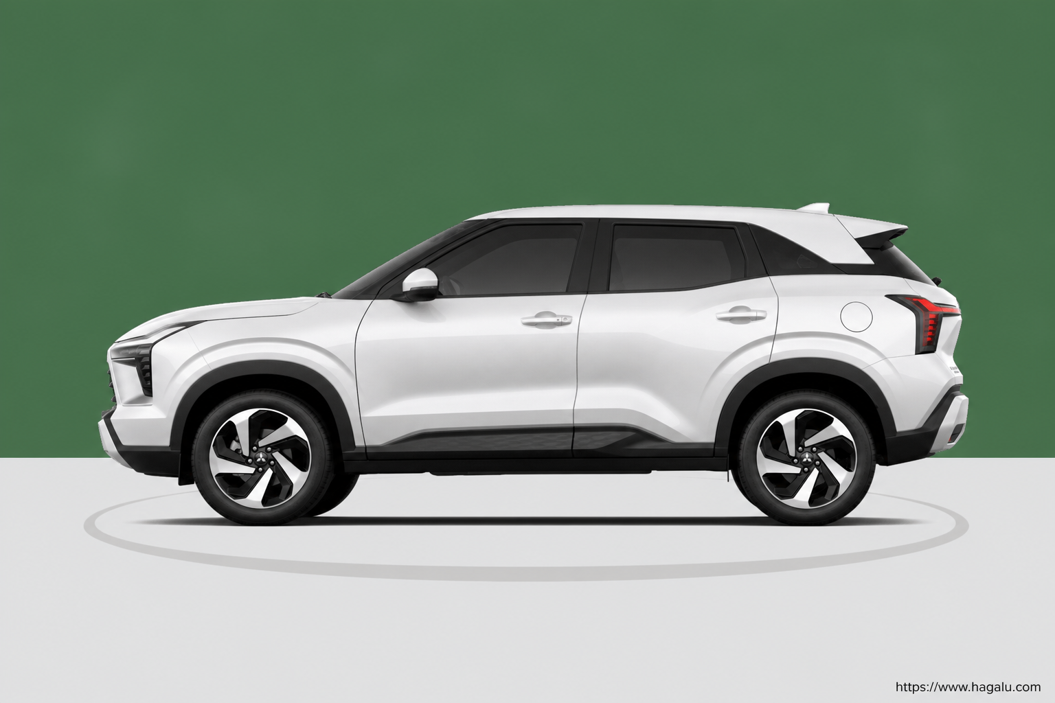 Mitsubishi Outlander Sport full side profile showing the roofline, doors and wheel design in South Africa