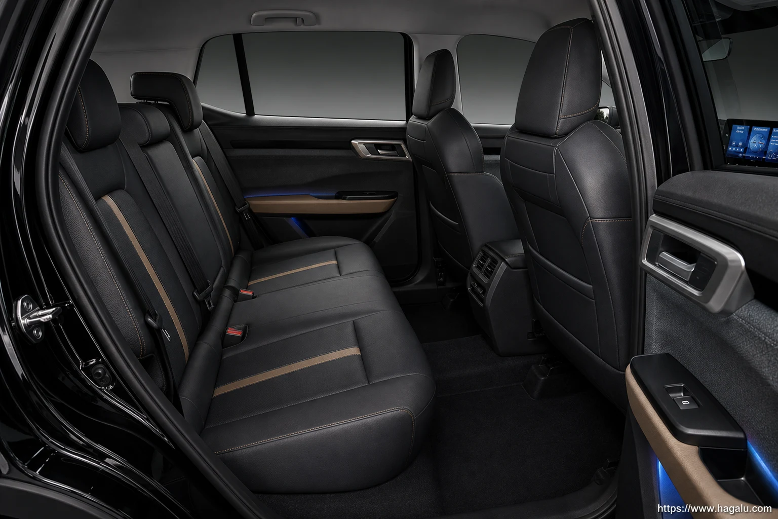 Mitsubishi Outlander Sport interior view 4 for South African vehicle comparison