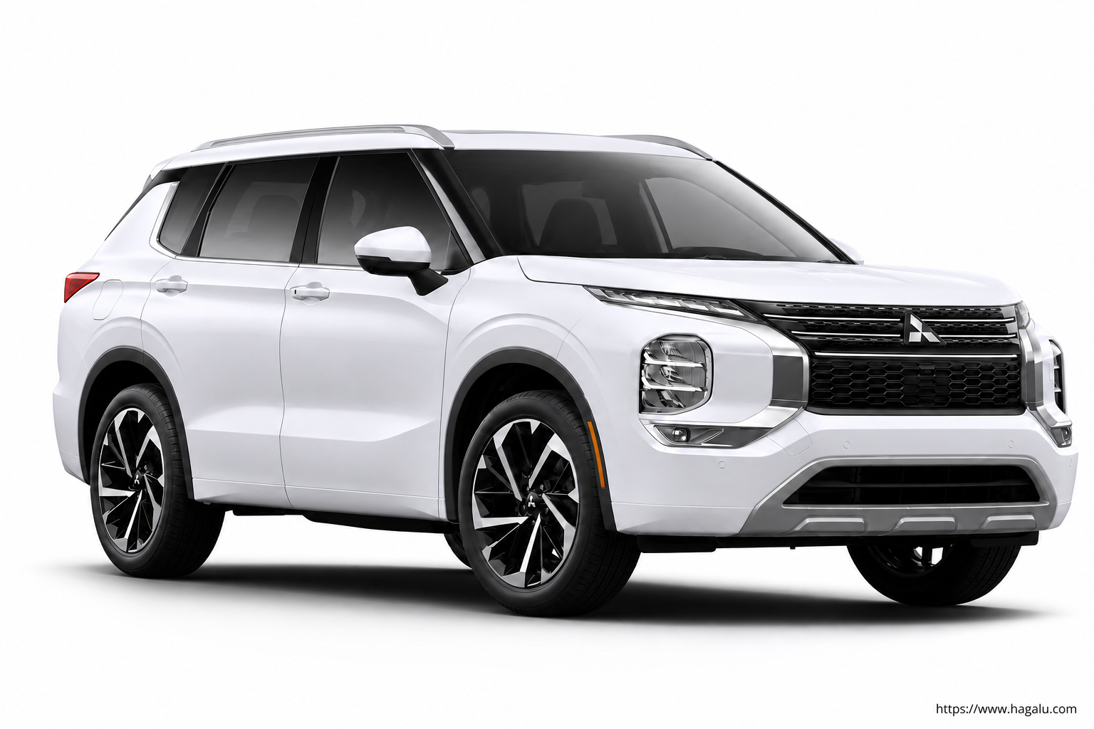 Mitsubishi Outlander front three-quarter exterior showing the grille, headlights and body design in South Africa