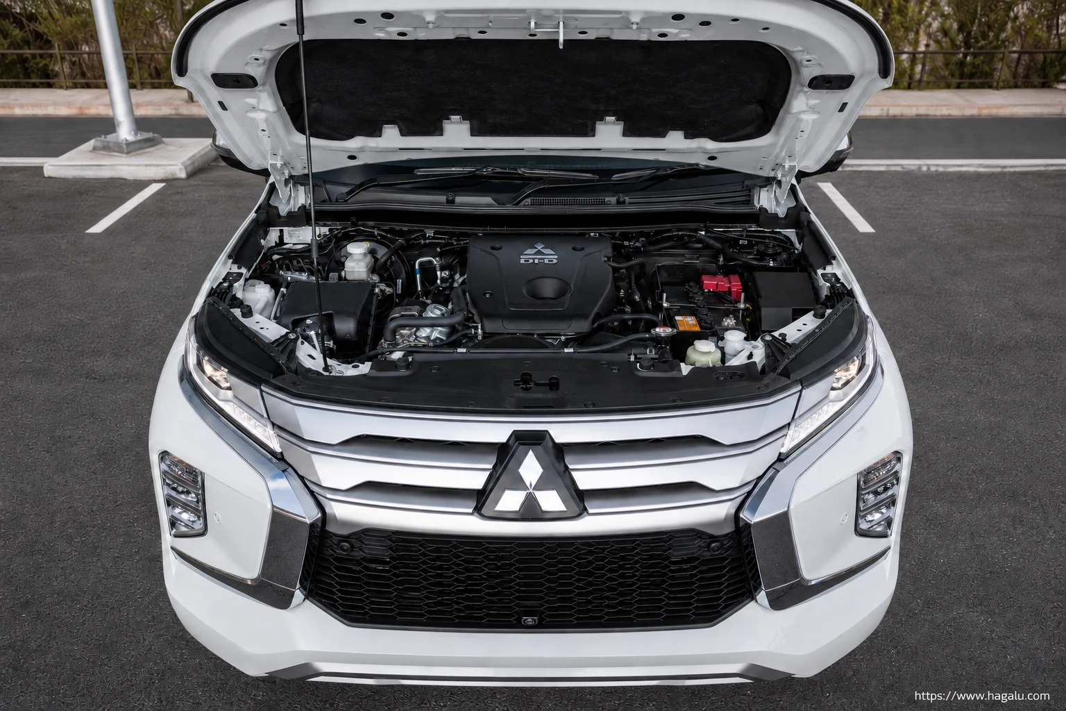 Mitsubishi Pajero Sport exterior view 5 for South African vehicle comparison