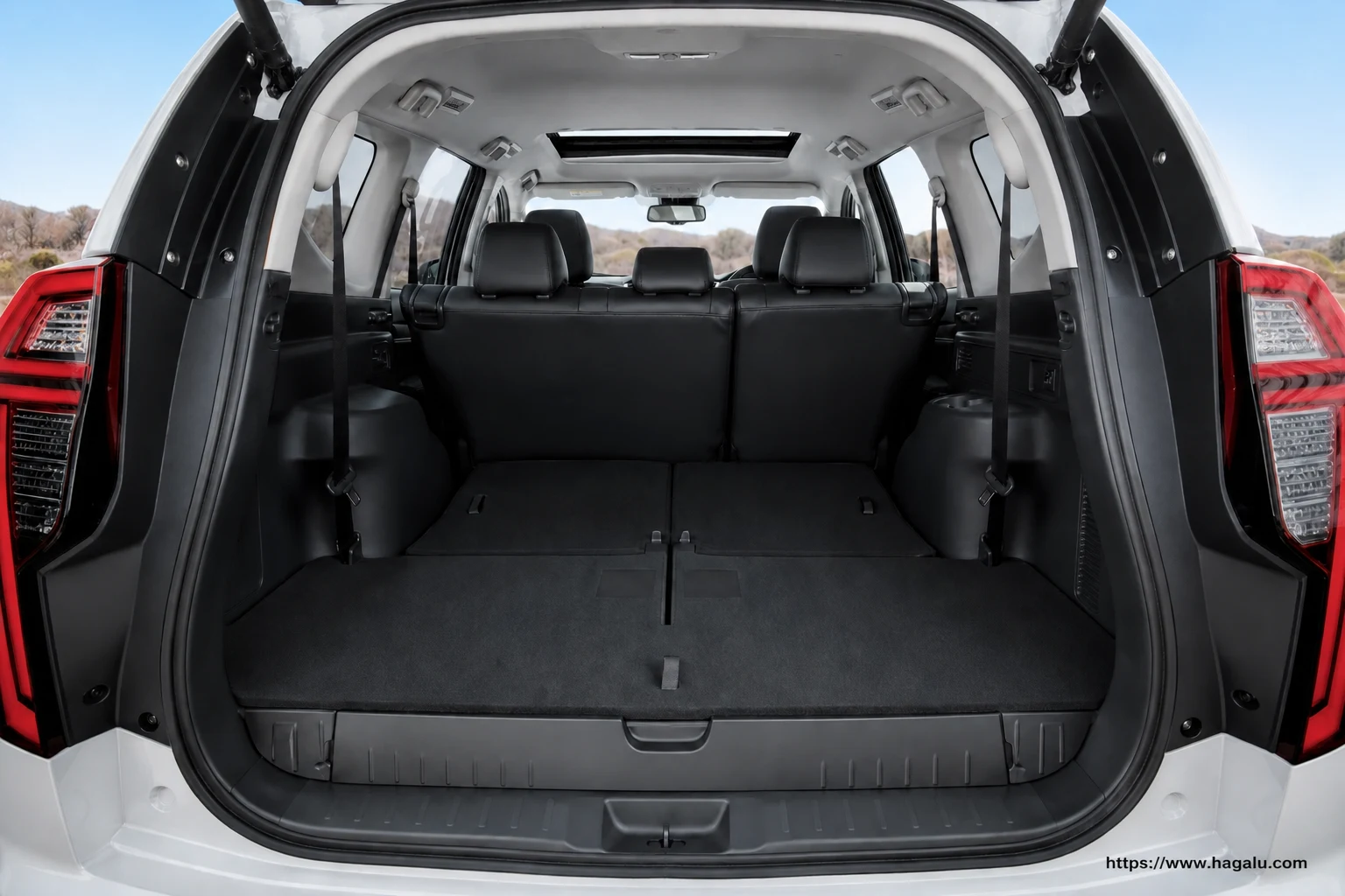Mitsubishi Pajero Sport interior view 5 for South African vehicle comparison