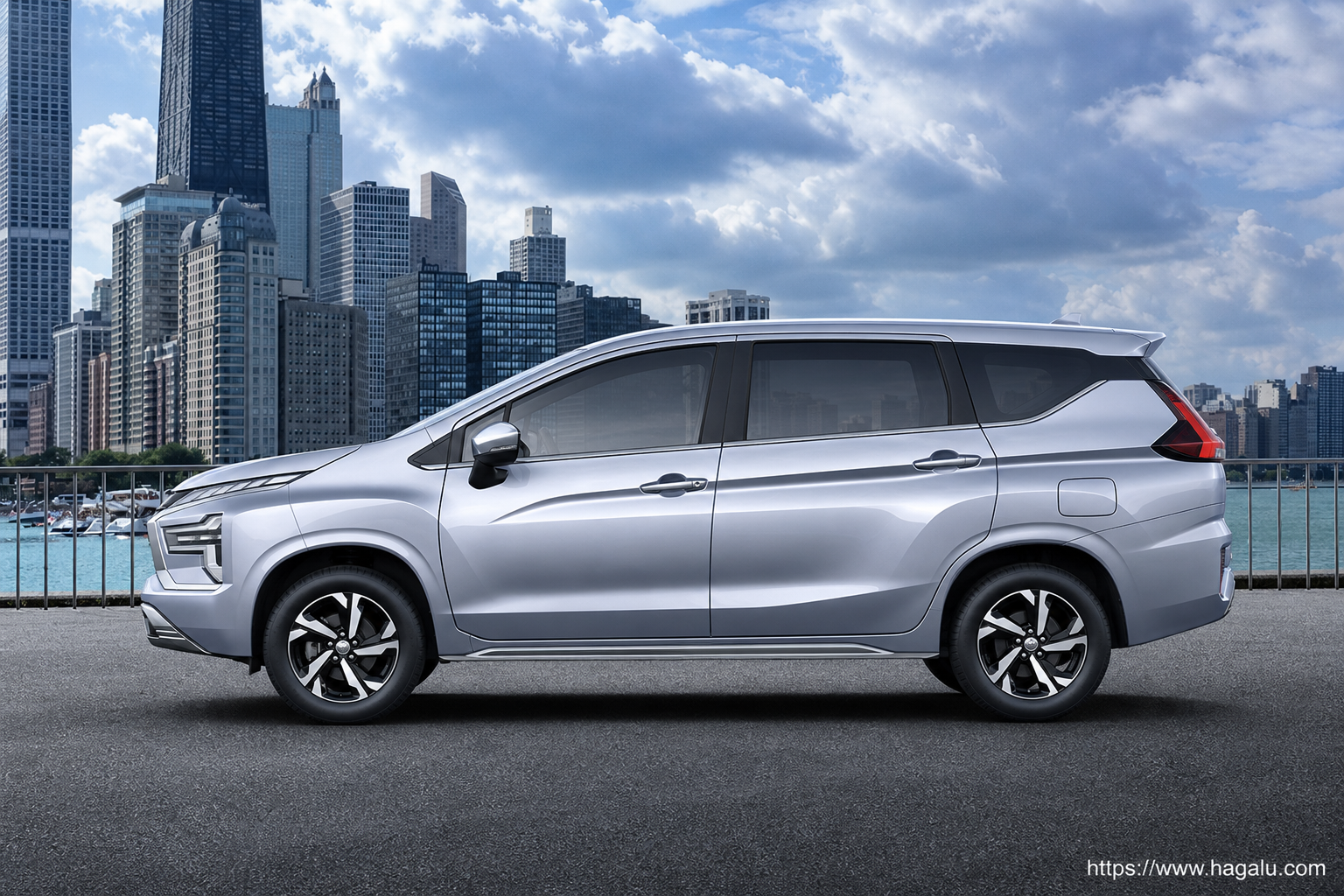 Mitsubishi Xpander full side profile showing the roofline, doors and wheel design in South Africa