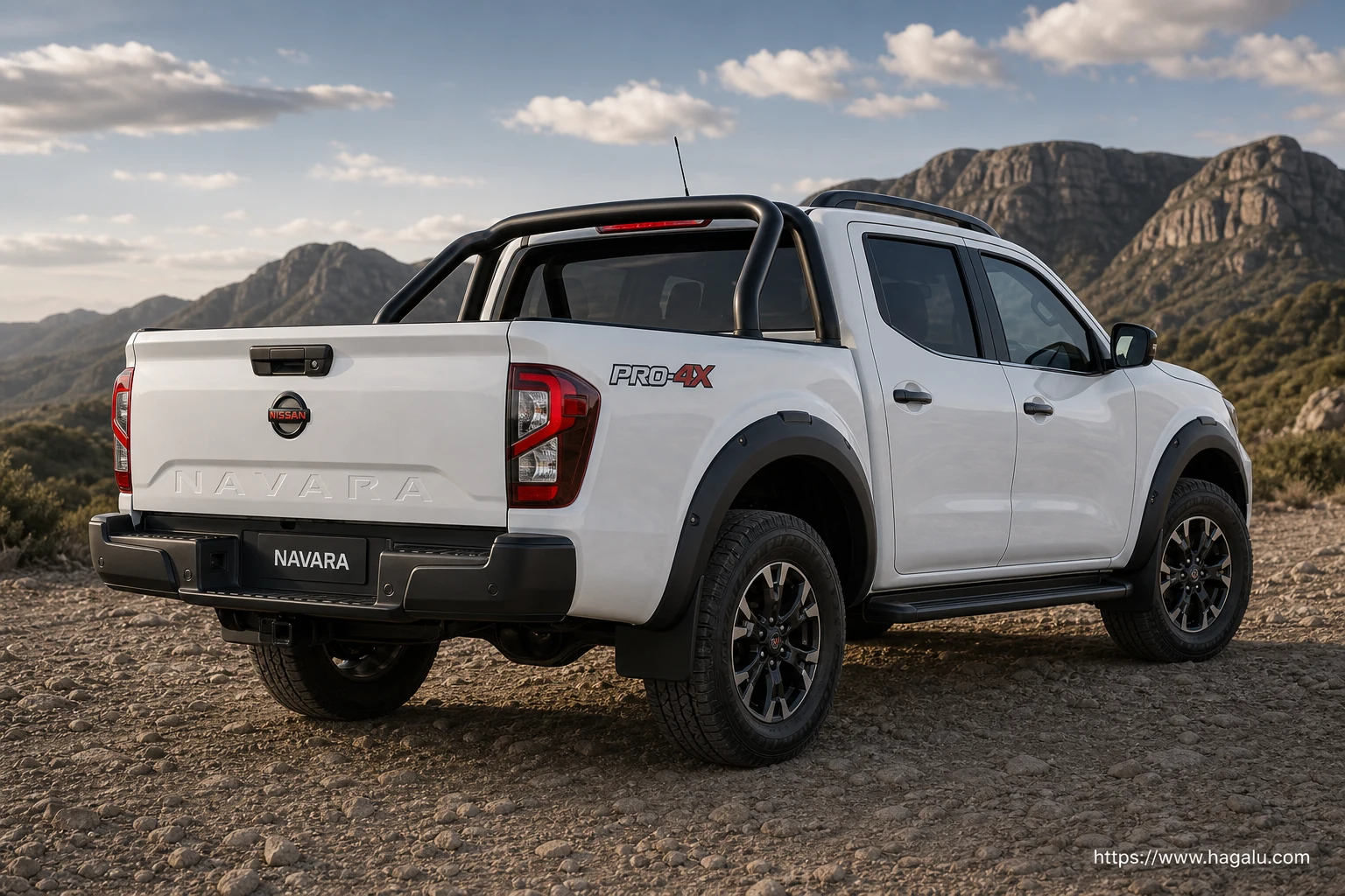 Nissan Navara Double Cab exterior view 2 — South Africa 2026