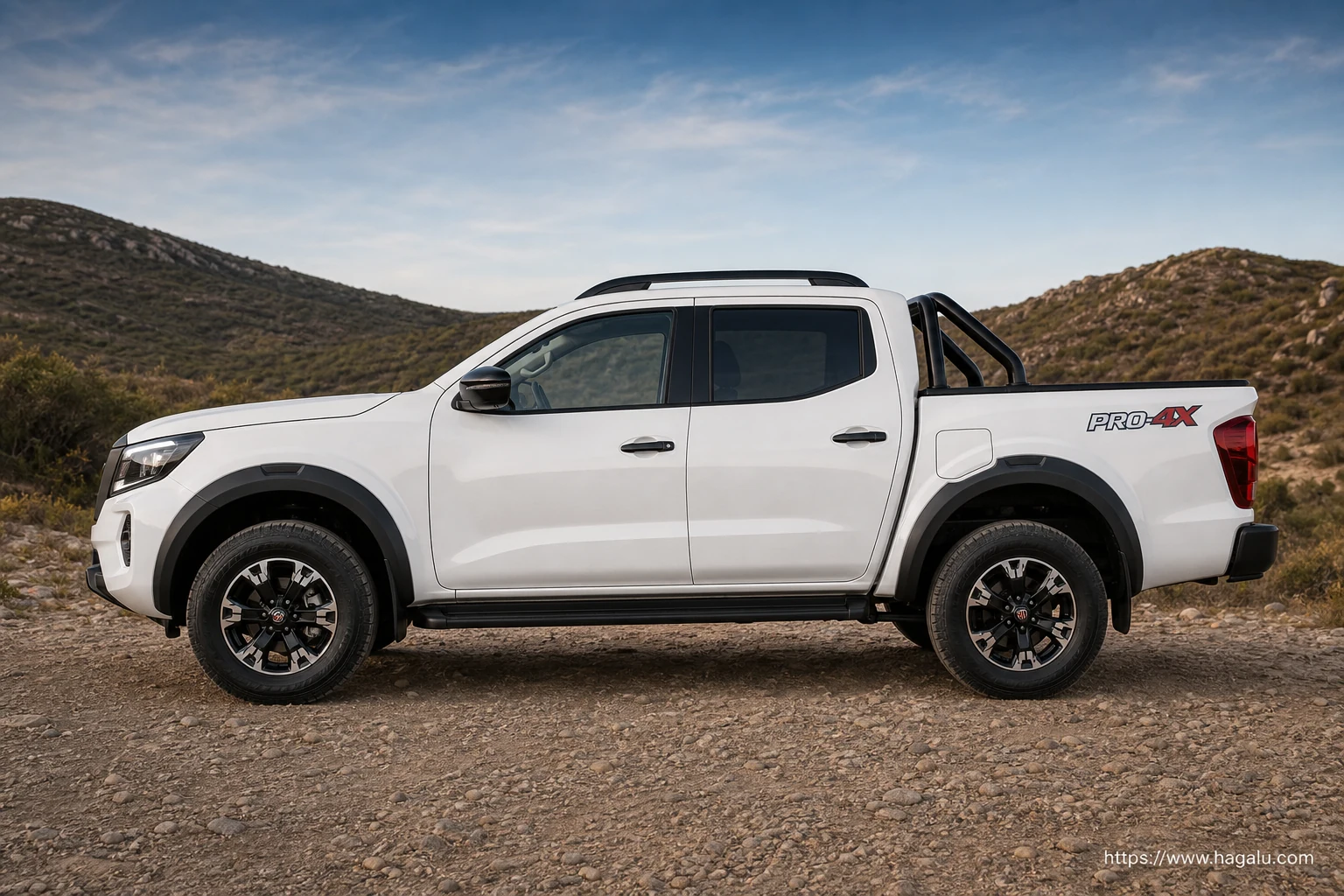 Nissan Navara Double Cab exterior view 3 — South Africa 2026
