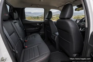 Nissan Navara interior view 3 for South African vehicle comparison