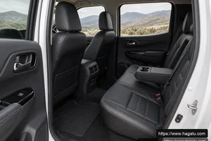 Nissan Navara interior view 4 for South African vehicle comparison