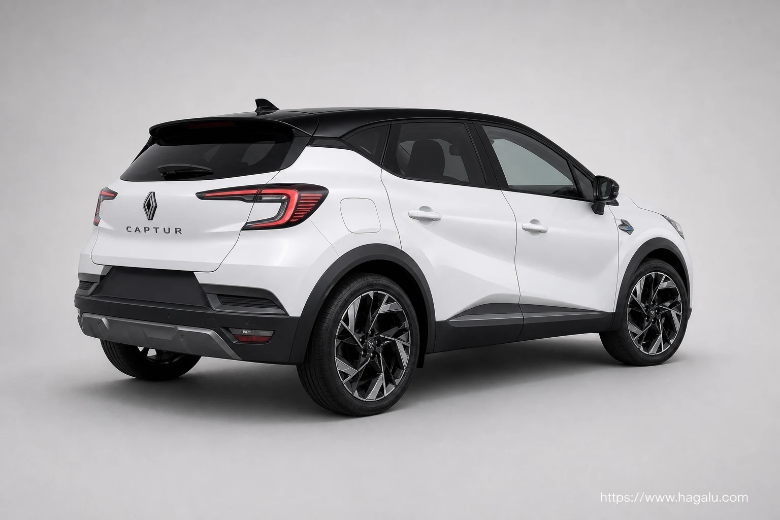 Renault Captur exterior view 2 — South Africa 2026
