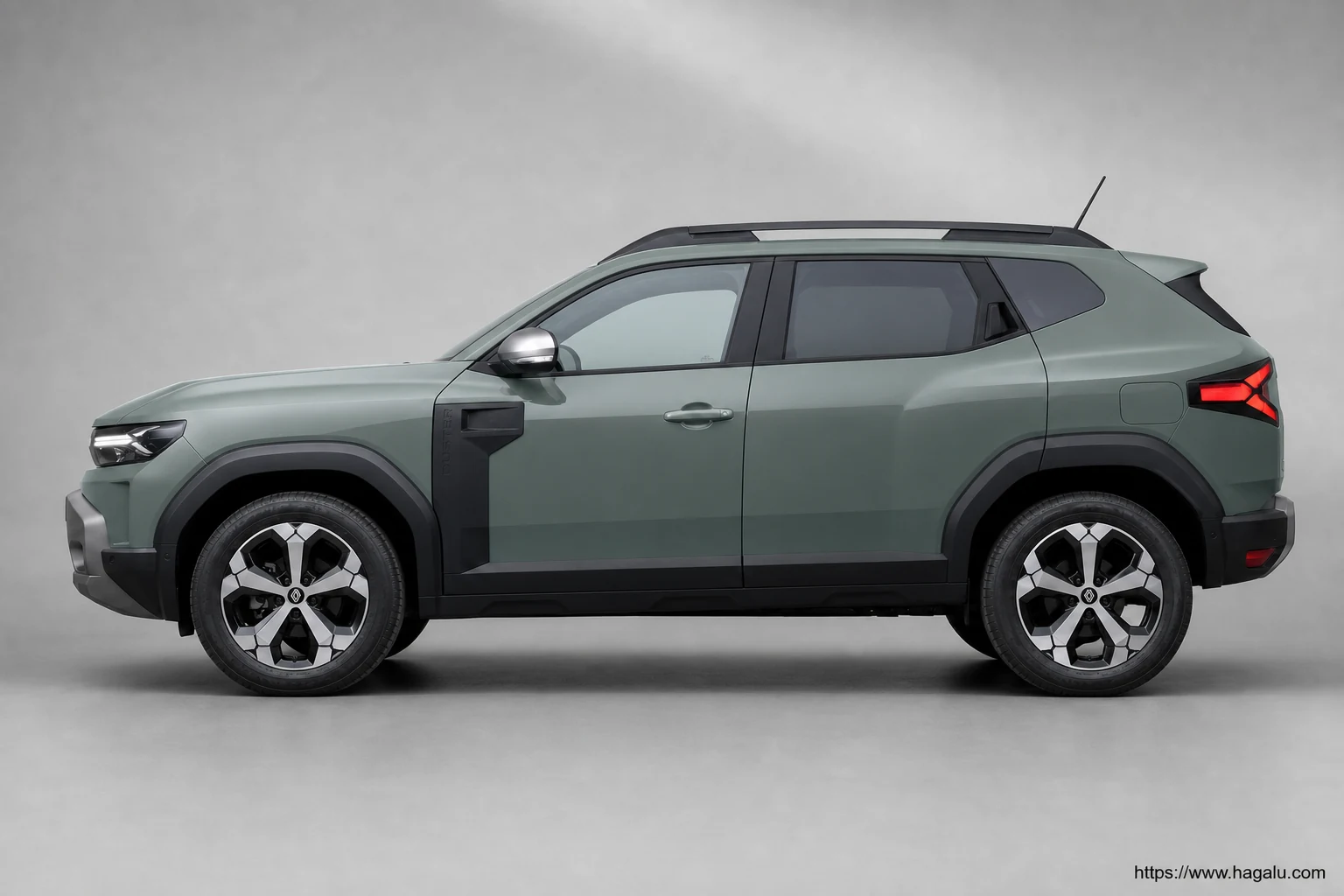Renault Duster exterior view 3 — South Africa 2026